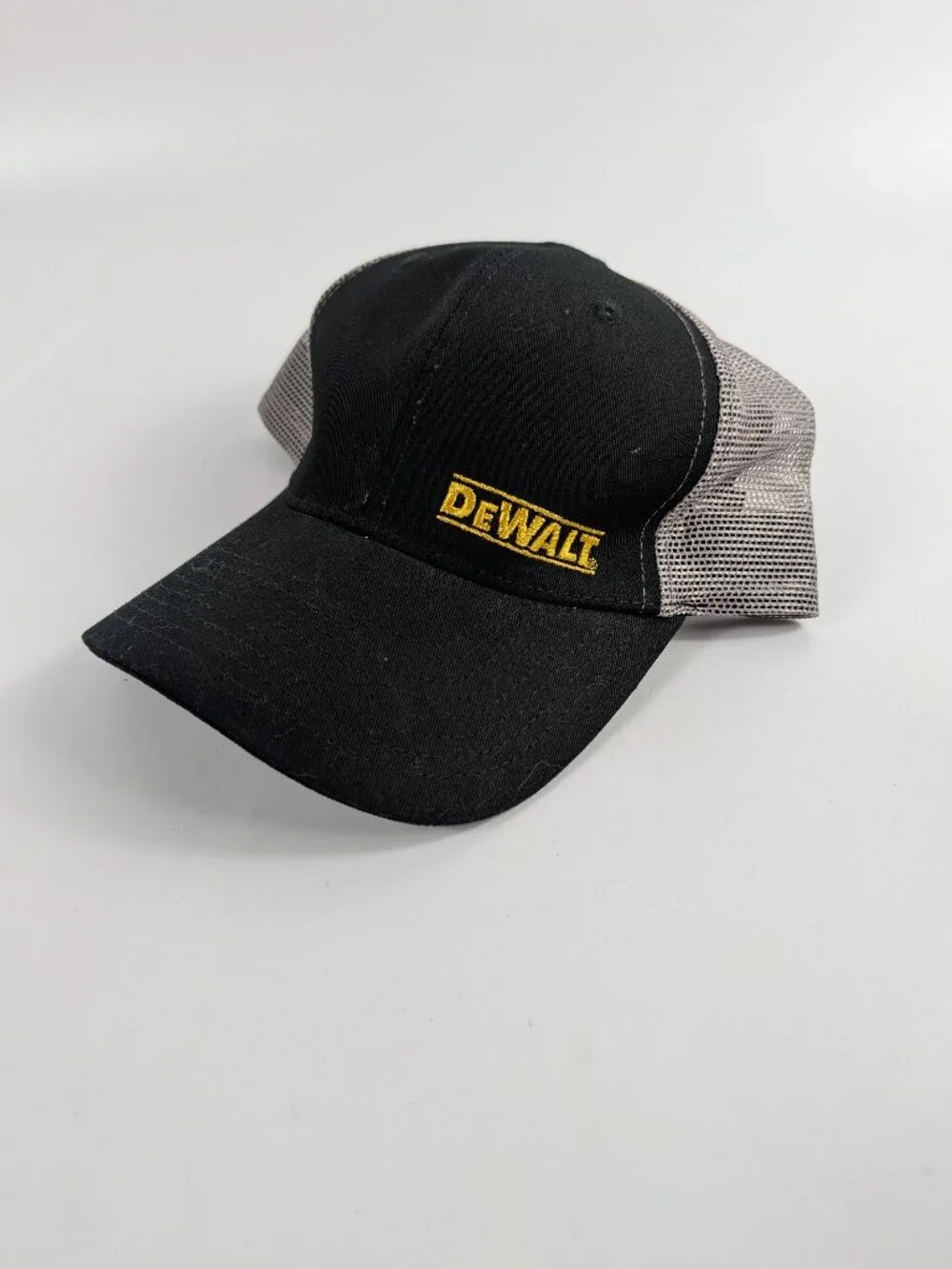 DeWALT Snapback Trucker Hat Black Grey Mens OSFM Mesh Classic New